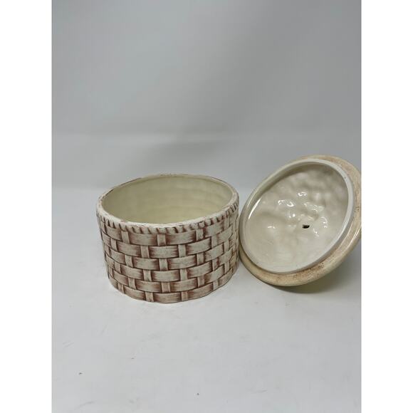 Ceramic Basket Canister Daisies & Caterpillar Lid - Vintage 1973 Pottery -Signed - Picture 5 of 9